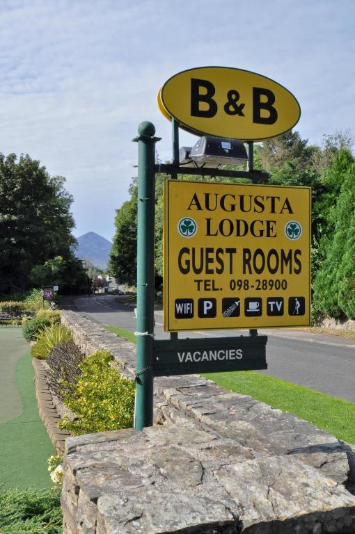 Augusta Lodge Guesthouse Westport Exterior photo